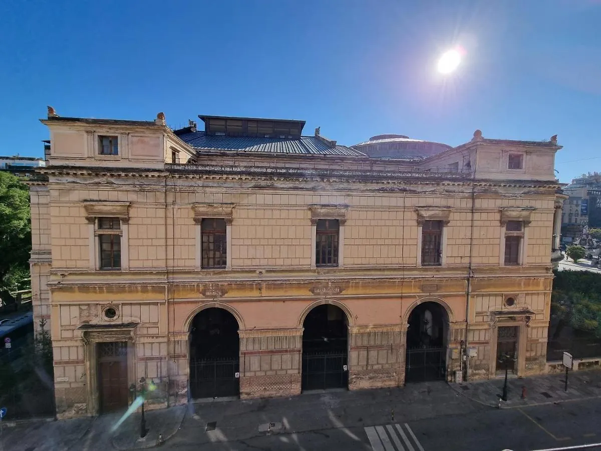 Piazza Politeama Διαμέρισμα Παλέρμο 0*,
